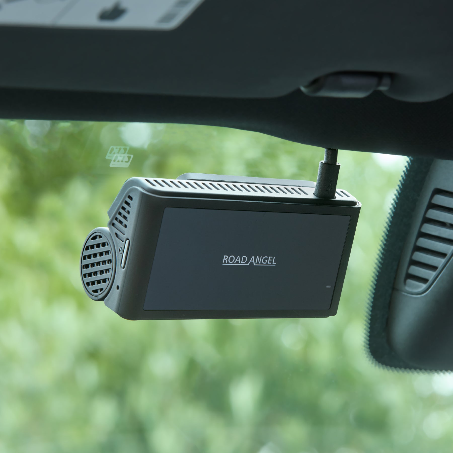 Allianz Road Angel Halo Guard 2K Quad HD Compact Dash Cam with Quick Release Mount and 32GB SD Card